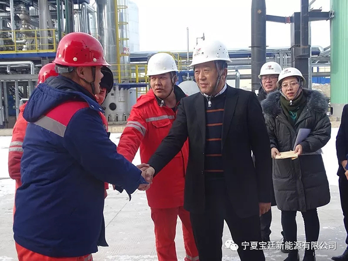 宁东基地管委会张亚军副主任慰问宝廷新能源“工人先锋号”团队 宁东基地管委会张亚军副主任慰问宝廷新能源“工人先锋号”团队