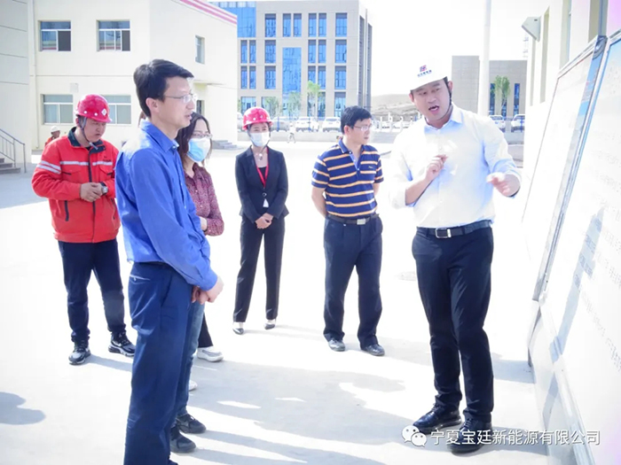 自治区工信厅副厅长麦欣甫一行调研公司试生产情况 自治区工信厅副厅长麦欣甫一行调研公司试生产情况
